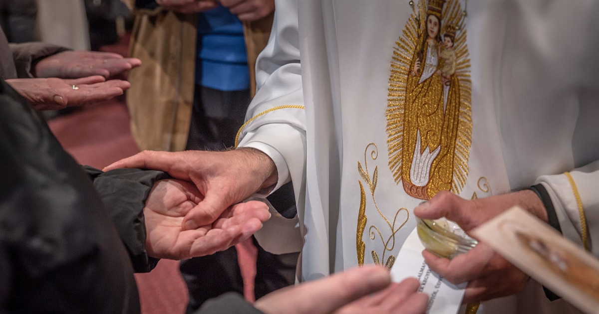 Betegek zarándoklata Csíksomlyón